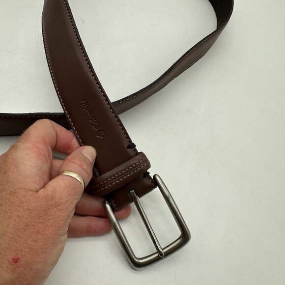EUC Columbia Mens Brown Leather Belt Size 46 KFT - Picture 2 of 4
